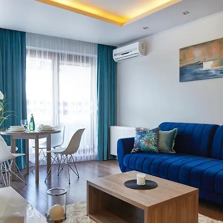 Wronia Business By Bookinghost