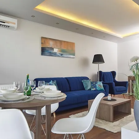 Wronia Business By Bookinghost * Varşova